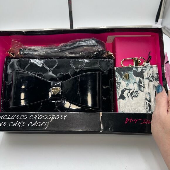 Betsey Johnson Black Crossbody Bag with Card Case - Picture 7 of 9